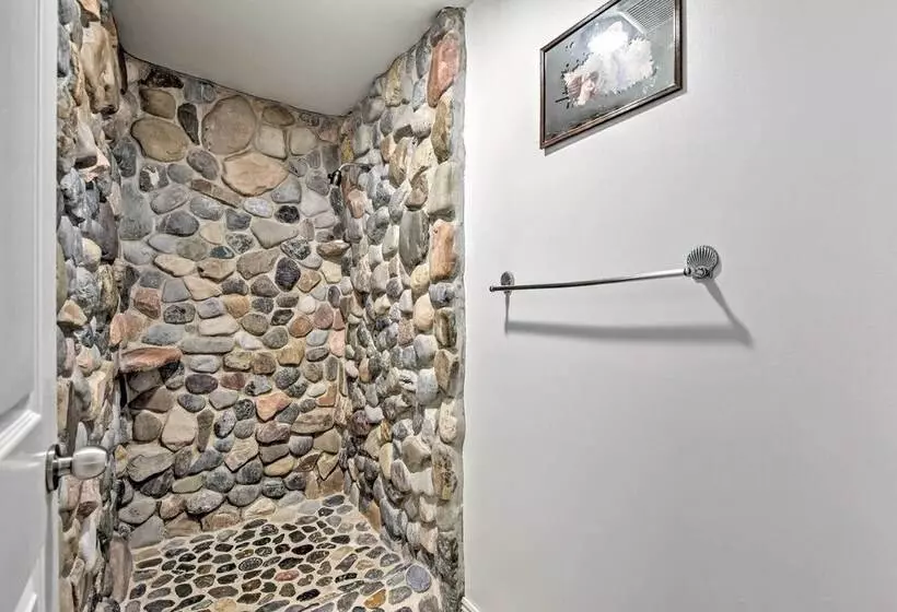 Huge Preston Cabin W/ Game Room & Mountain Views!