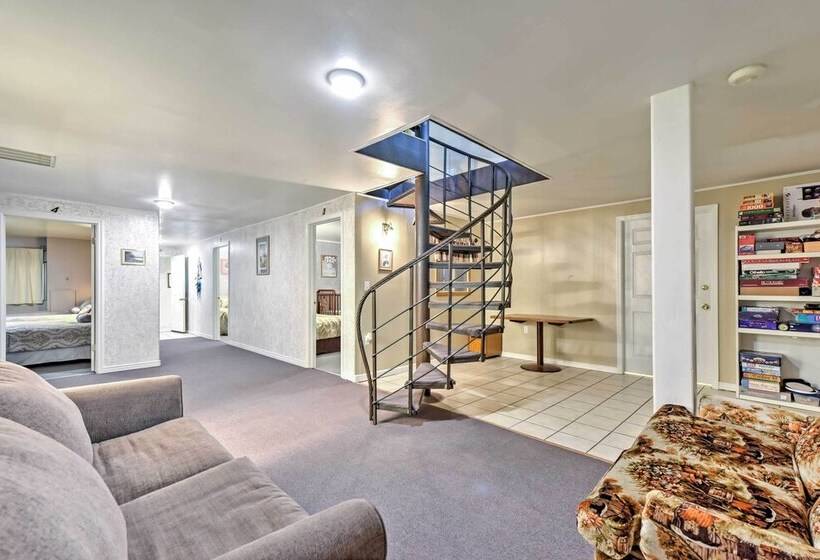 Huge Preston Cabin W/ Game Room & Mountain Views!