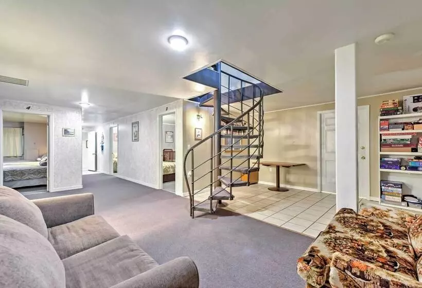 Huge Preston Cabin W/ Game Room & Mountain Views!