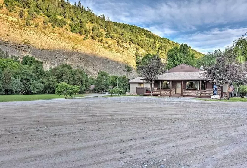 Huge Preston Cabin W/ Game Room & Mountain Views!