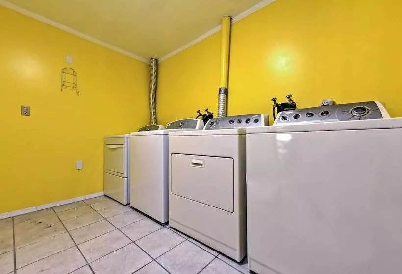 Huge Preston Cabin W/ Game Room & Mountain Views!