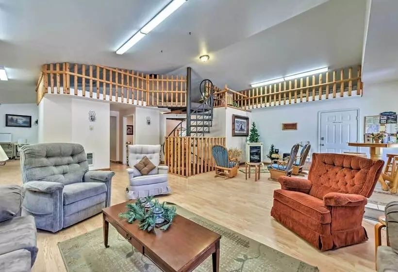 Huge Preston Cabin W/ Game Room & Mountain Views!