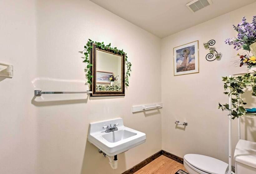 Huge Preston Cabin W/ Game Room & Mountain Views!