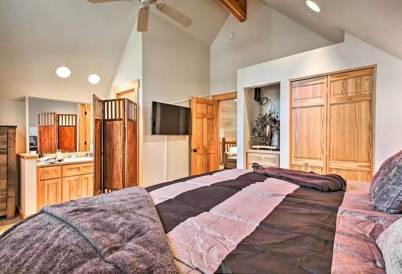 Klamath Falls Cabin Retreat W/ Deck & Grill!