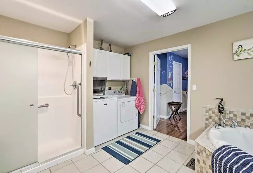 Hickeys Hideaway    Walk To Lake, Near Somerset