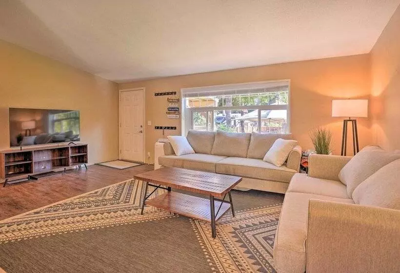 Lovely Detroit Home W/ Deck   Walk To Town!