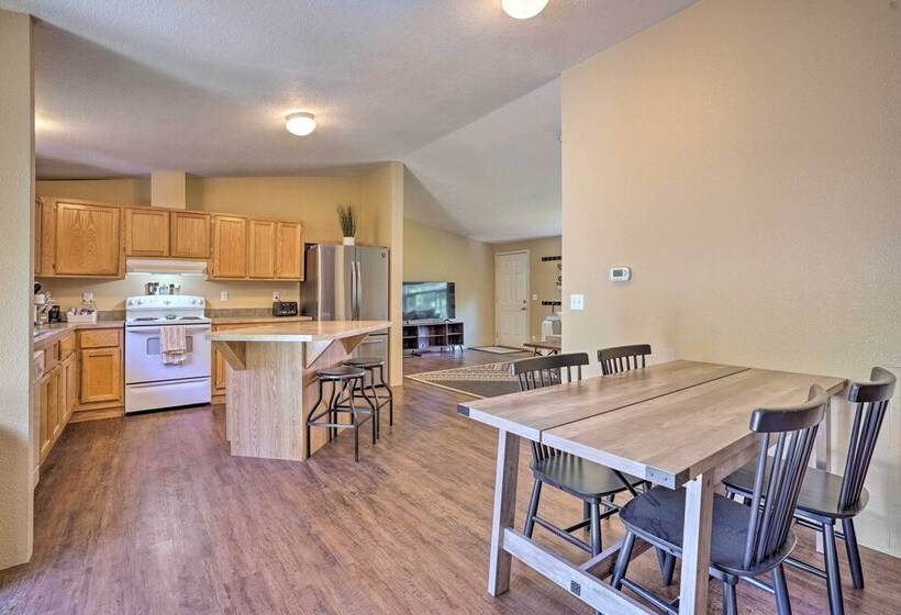 Lovely Detroit Home W/ Deck   Walk To Town!