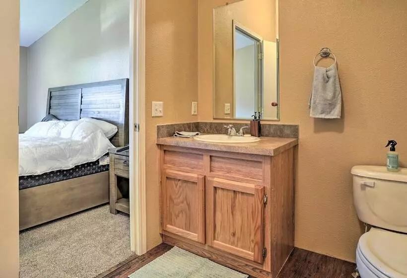 Lovely Detroit Home W/ Deck   Walk To Town!