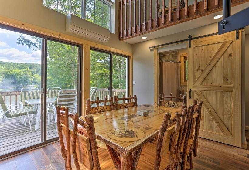 Acre Lake Chalet W/ Dock Great For Fisherman!