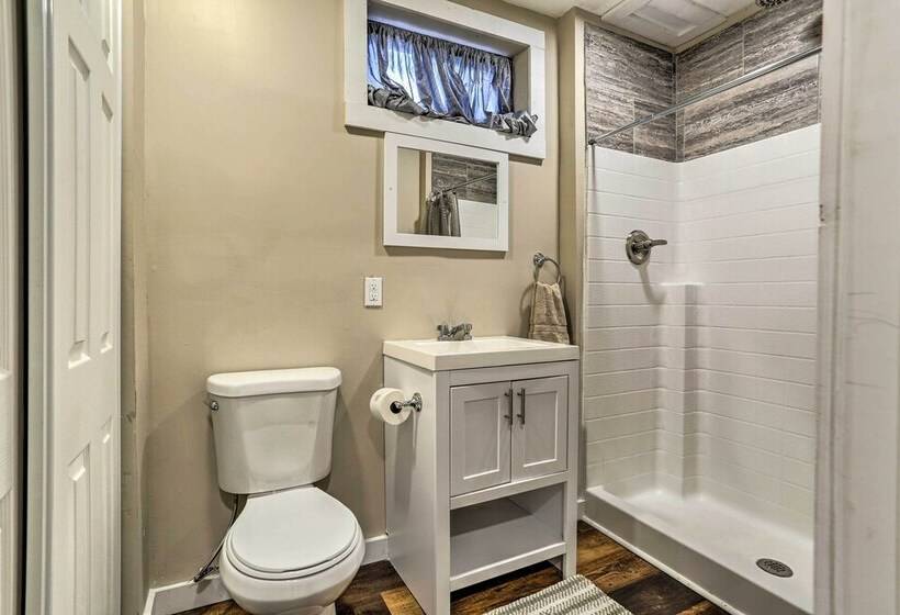 Acre Lake Chalet W/ Dock Great For Fisherman!