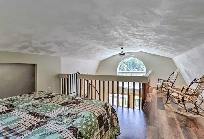 Acre Lake Chalet W/ Dock   Great For Fisherman!