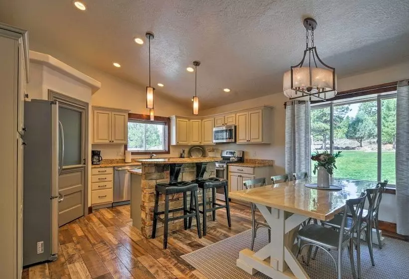 Luxe Home ~ 2 Mi To Bryce Canyon National Park!