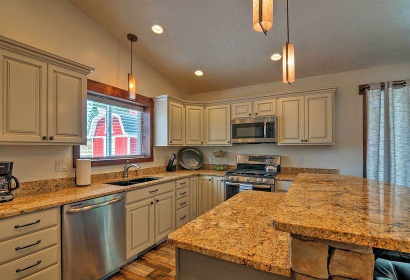 Luxe Home ~ 2 Mi To Bryce Canyon National Park!