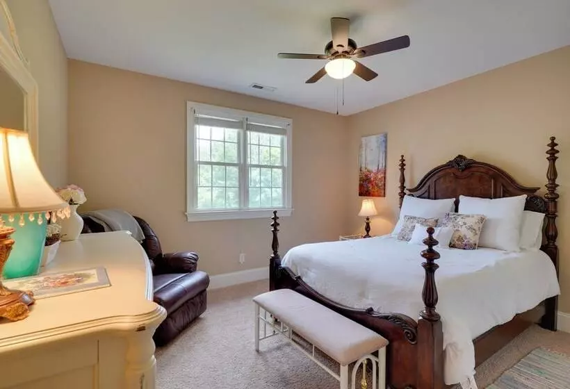 Luxury Estate: Private Hot Tub & Tennis Court