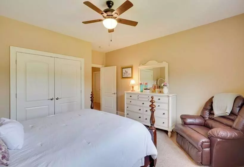 Luxury Estate: Private Hot Tub & Tennis Court