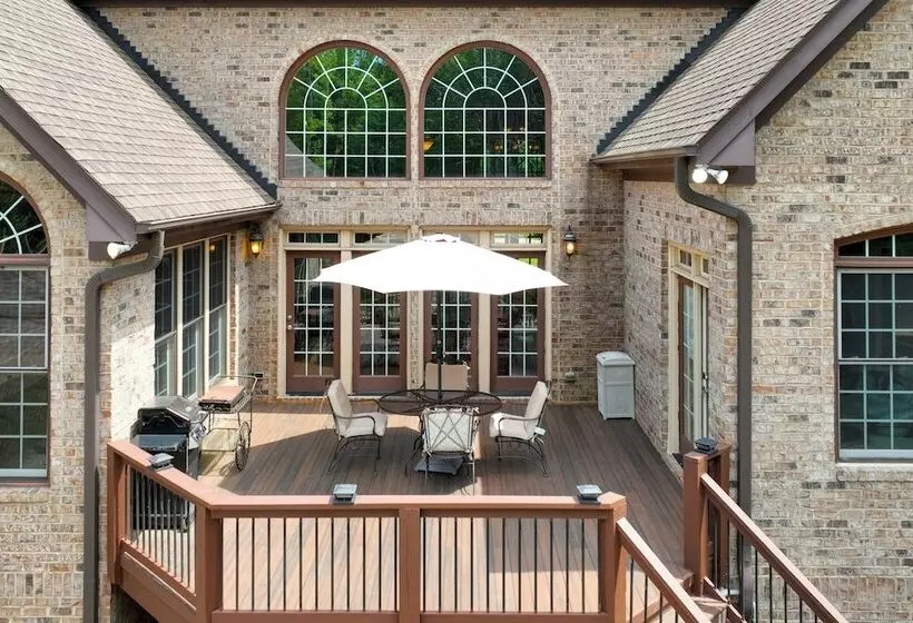 Luxury Estate: Private Hot Tub & Tennis Court