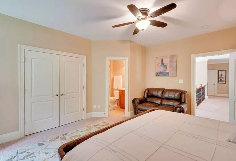 Luxury Estate: Private Hot Tub & Tennis Court