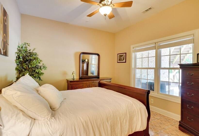 Luxury Estate: Private Hot Tub & Tennis Court