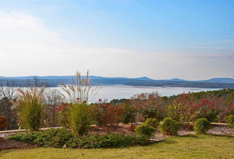 Luxury Family Retreat Greers Ferry Lake!