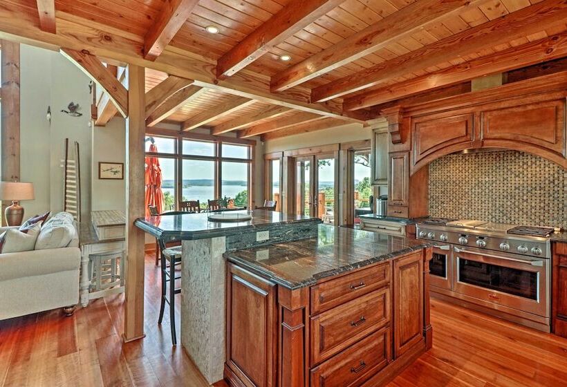 Luxury Family Retreat Greers Ferry Lake!