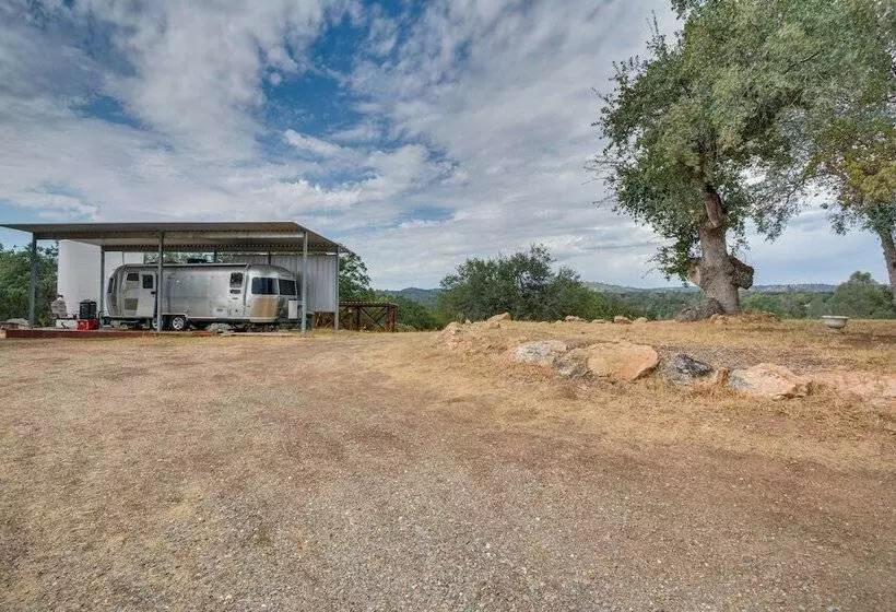 Mariposa Home: Furnished Patio & Sierra Mtn Views