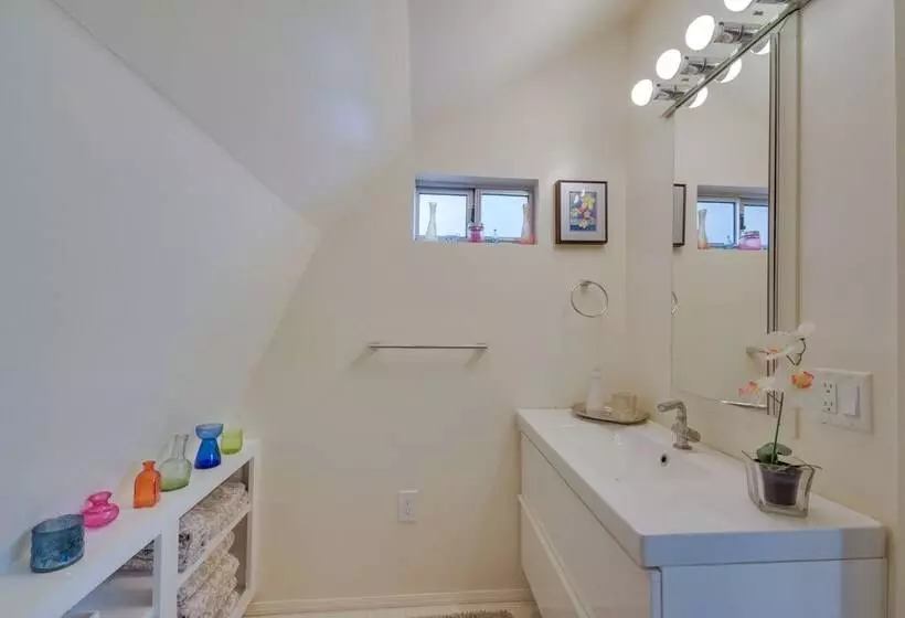 Mariposa Home: Furnished Patio & Sierra Mtn Views