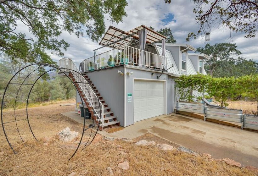 Mariposa Home: Furnished Patio & Sierra Mtn Views
