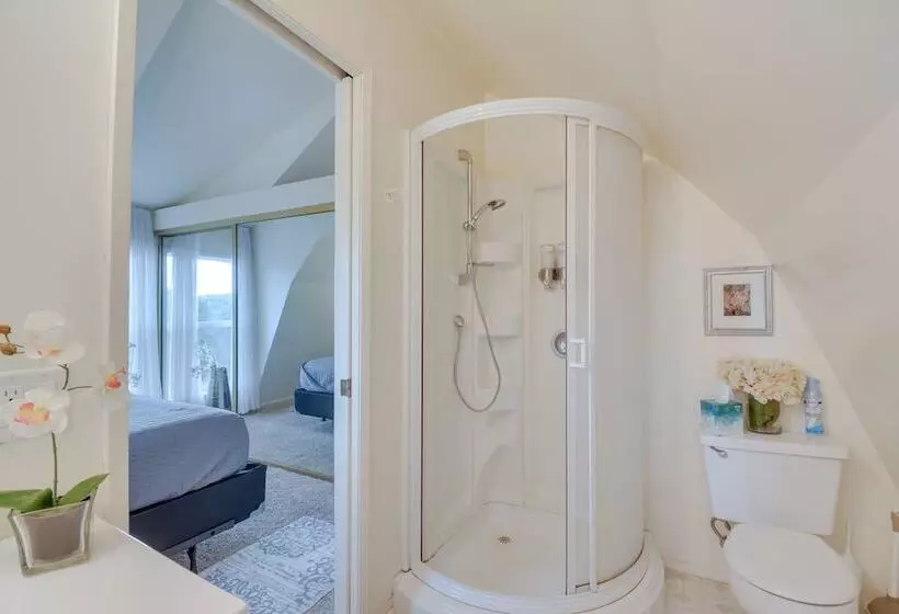 Mariposa Home: Furnished Patio & Sierra Mtn Views