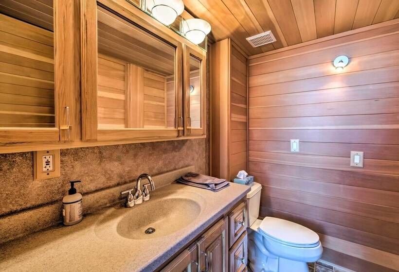 Marrowstone Island Home: 20 Mins To Port Townsend!