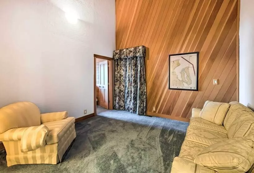 Marrowstone Island Home: 20 Mins To Port Townsend!