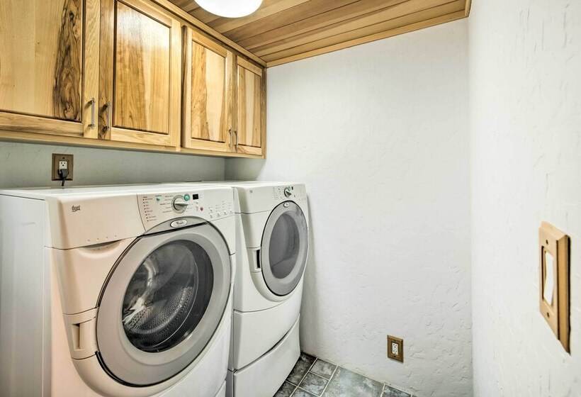 Marrowstone Island Home: 20 Mins To Port Townsend!