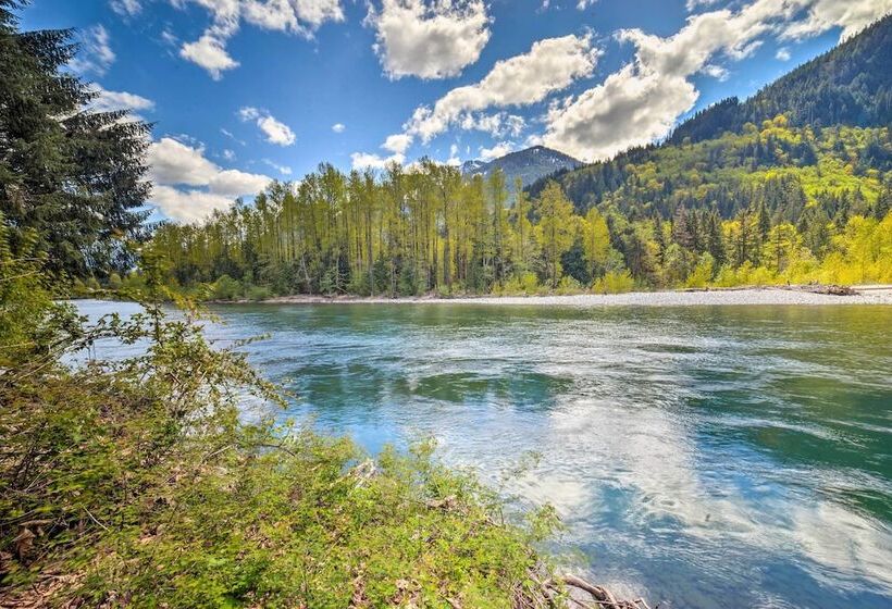 Moose Lodge Cabin W/ Entertainment Gazebo!