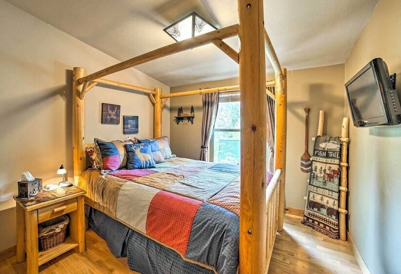 Moose Lodge Cabin W/ Entertainment Gazebo!