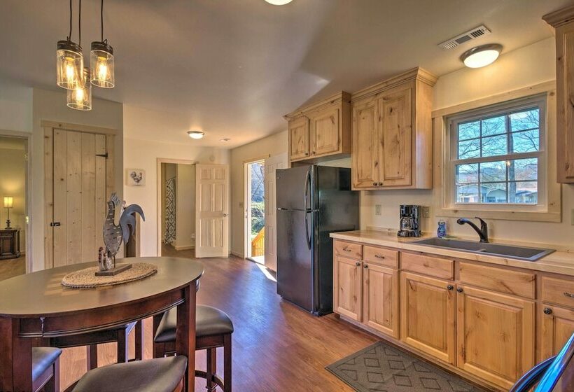 Newly Built Smoky Mountain Cabin Near Bryson City!