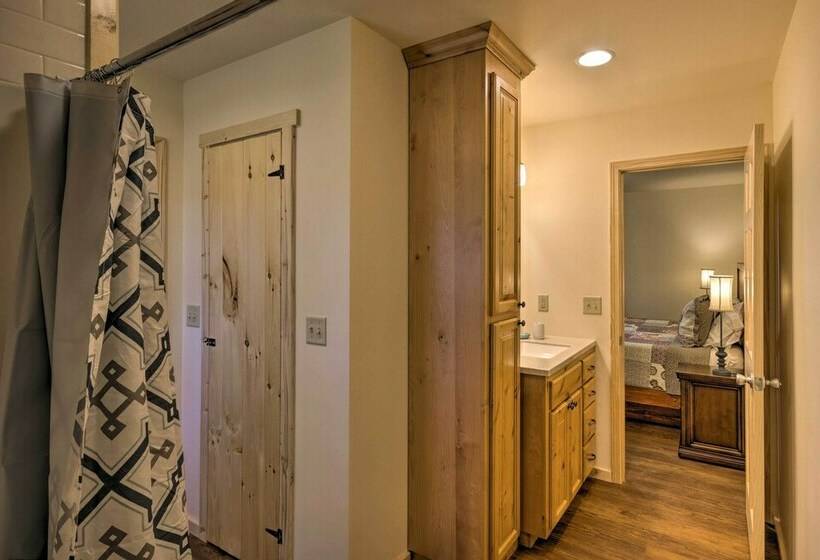 Newly Built Smoky Mountain Cabin Near Bryson City!