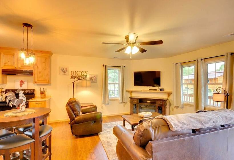 Newly Built Smoky Mountain Cabin Near Bryson City!