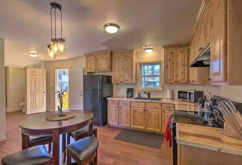 Newly Built Smoky Mountain Cabin Near Bryson City!