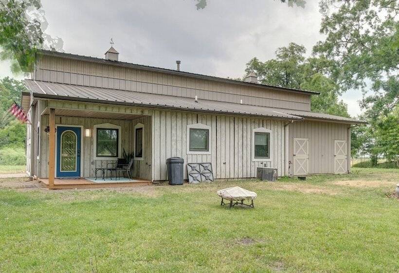 Peaceful Pontiac Barndominium Near Local Museums