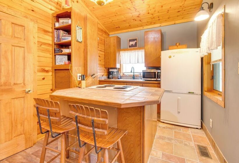 Peaceful Pontiac Barndominium Near Local Museums