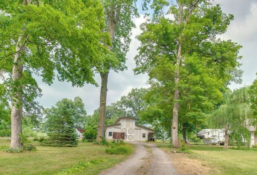 Peaceful Pontiac Barndominium Near Local Museums