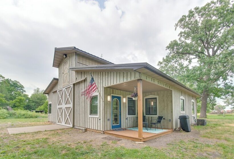 Peaceful Pontiac Barndominium Near Local Museums