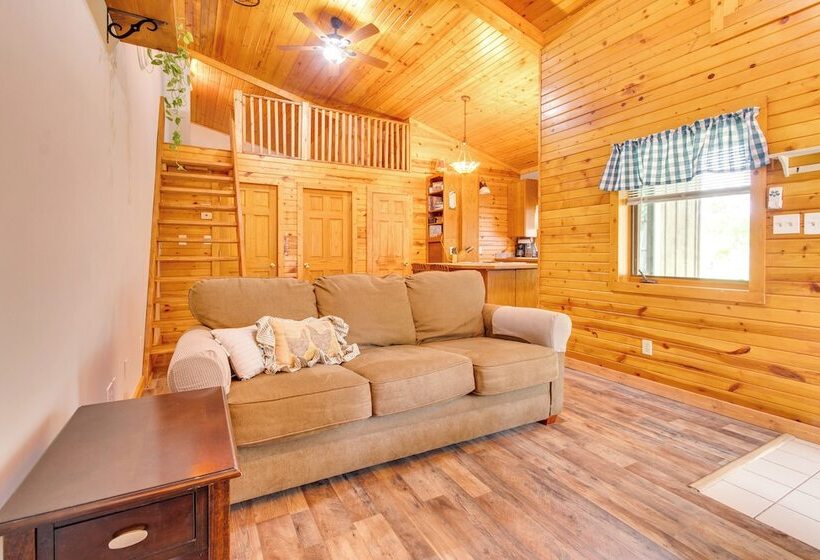 Peaceful Pontiac Barndominium Near Local Museums