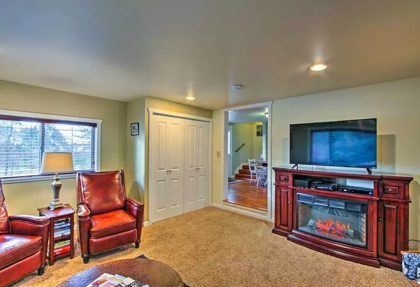 Peacock Hill Retreat On 1 Acre, 1 Mi To Harbor