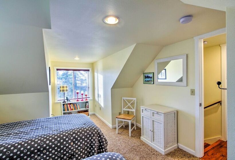 Peacock Hill Retreat On 1 Acre, 1 Mi To Harbor