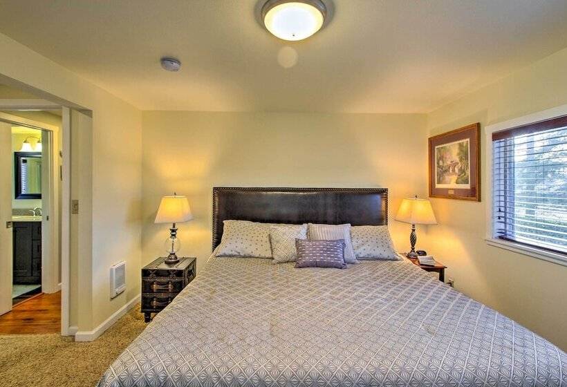 Peacock Hill Retreat On 1 Acre, 1 Mi To Harbor