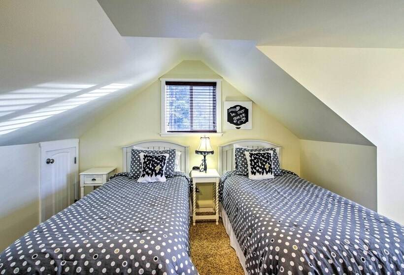 Peacock Hill Retreat On 1 Acre, 1 Mi To Harbor