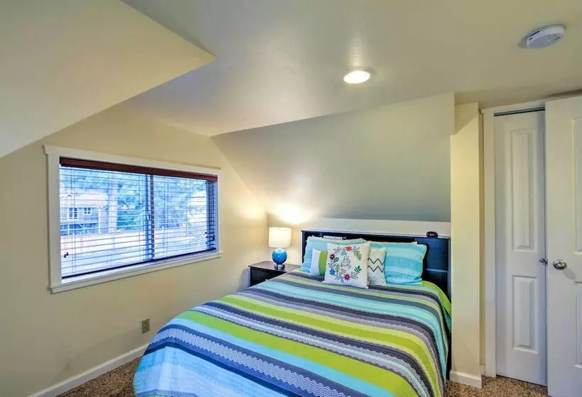 Peacock Hill Retreat On 1 Acre, 1 Mi To Harbor