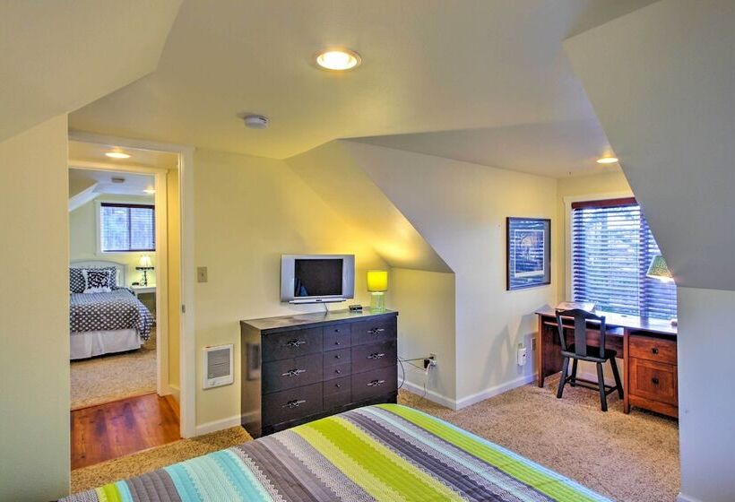 Peacock Hill Retreat On 1 Acre, 1 Mi To Harbor