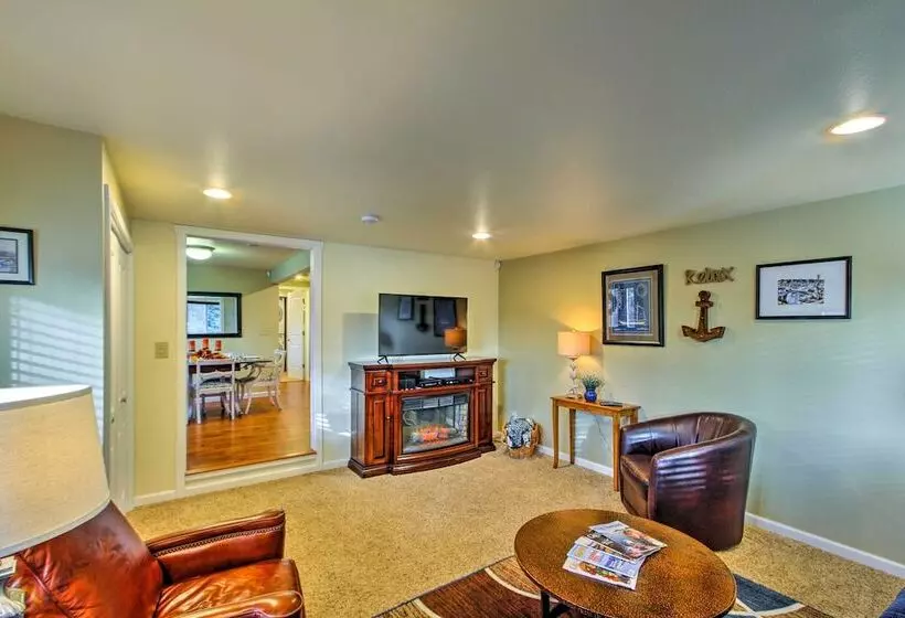 Peacock Hill Retreat On 1 Acre, 1 Mi To Harbor