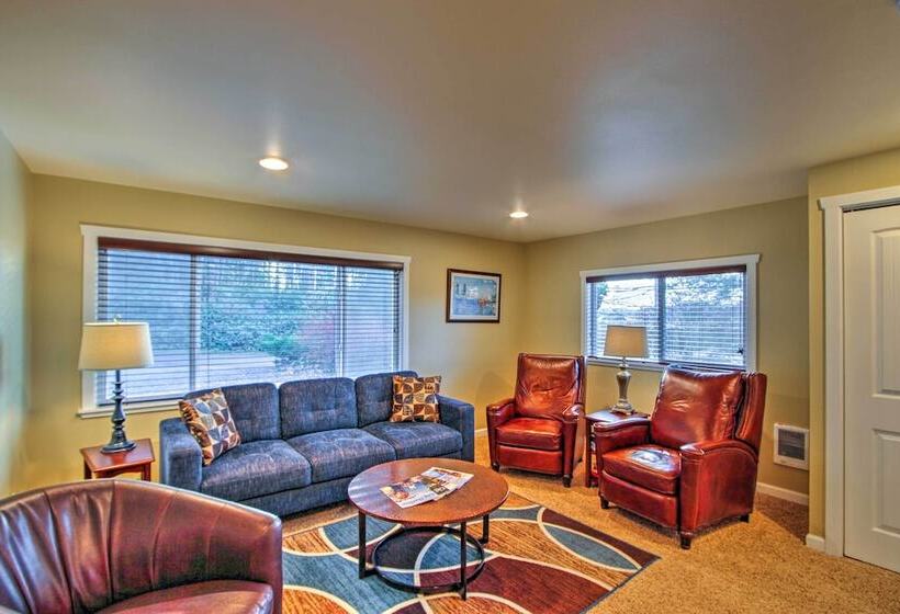 Peacock Hill Retreat On 1 Acre, 1 Mi To Harbor